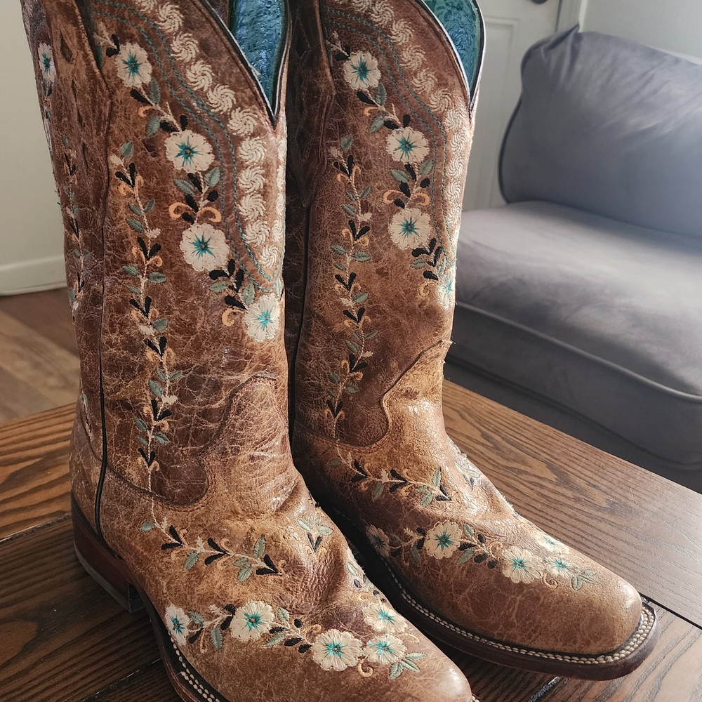 Corral Glow In The Dark Embroidered Western Boots